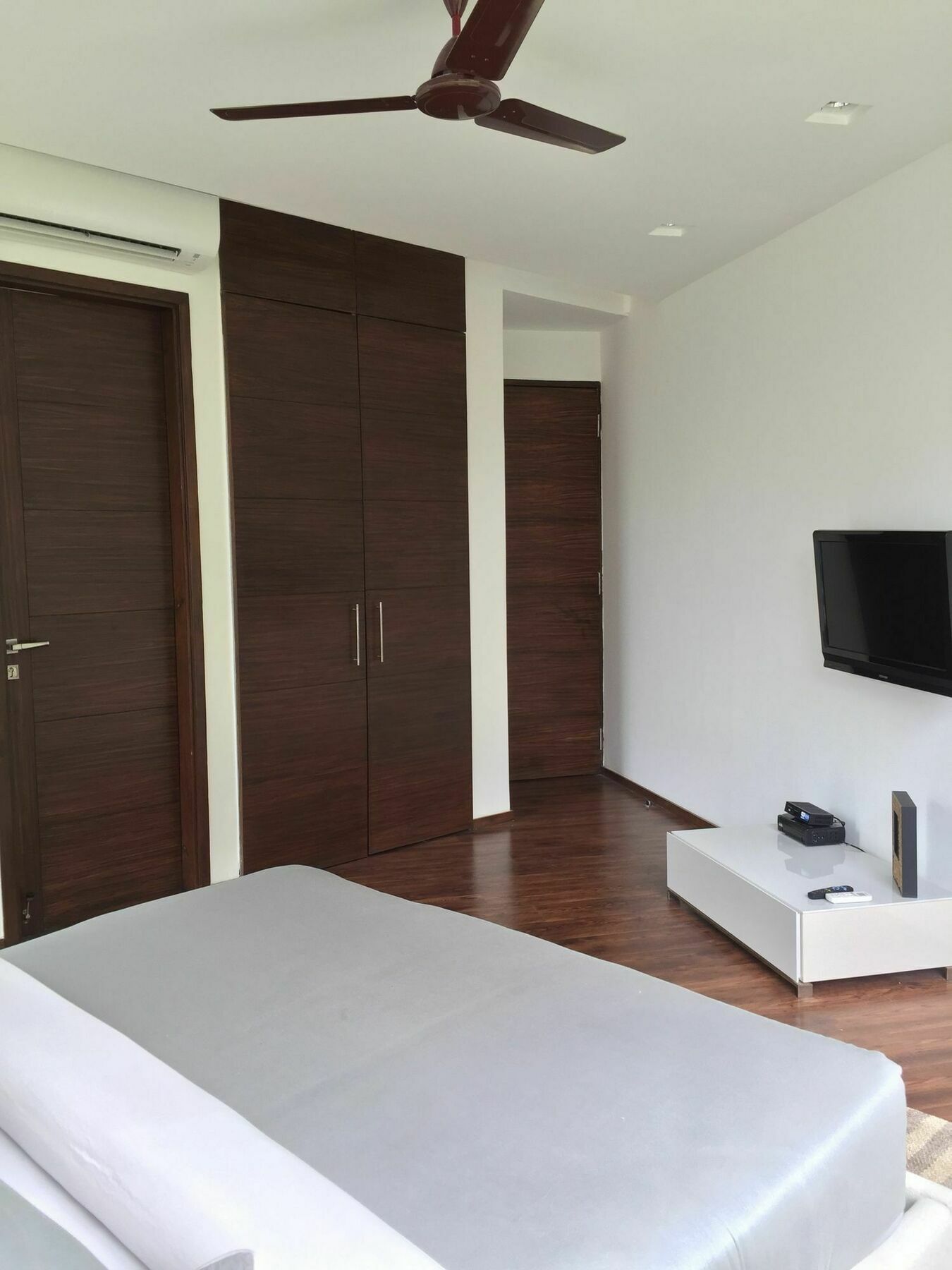 Calem Grove Hotel Candolim Exterior foto